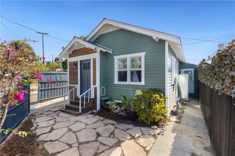 Photo of 2718 7th Avenue, Los Angeles, CA 90018 (MLS # SR26187558)