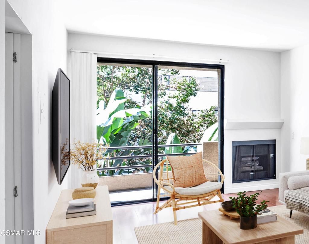 Photo of 1420 N Stanley Avenue #103, Los Angeles, CA 90046 (MLS # 225005186)