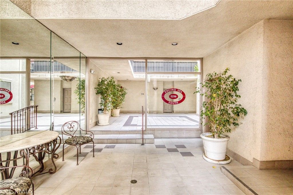 Photo of 5216 Yarmouth #107, Encino, CA 91316 (MLS # SR26066698)