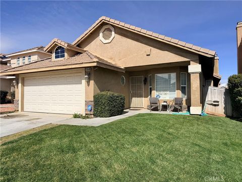 Photo of 13640 Summit View Street, Hesperia, CA 92344 (MLS # HD26035950)