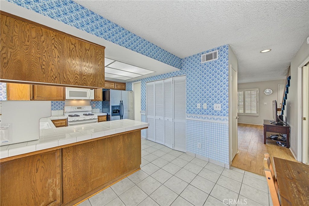 14344 Foothill Boulevard 505
