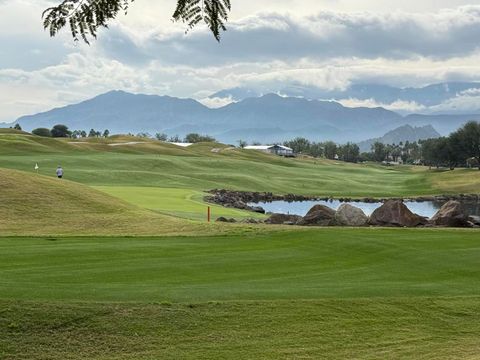 54446 Oaktree La Quinta CA 92253