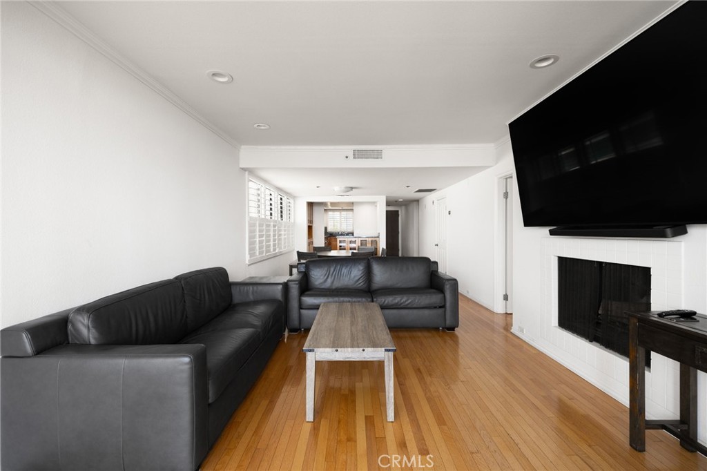 2960 Neilson Way 301