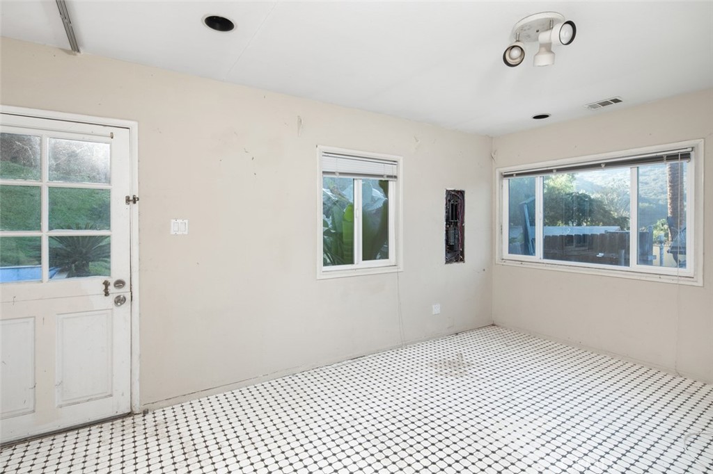 Canyon (CYN) - Residential