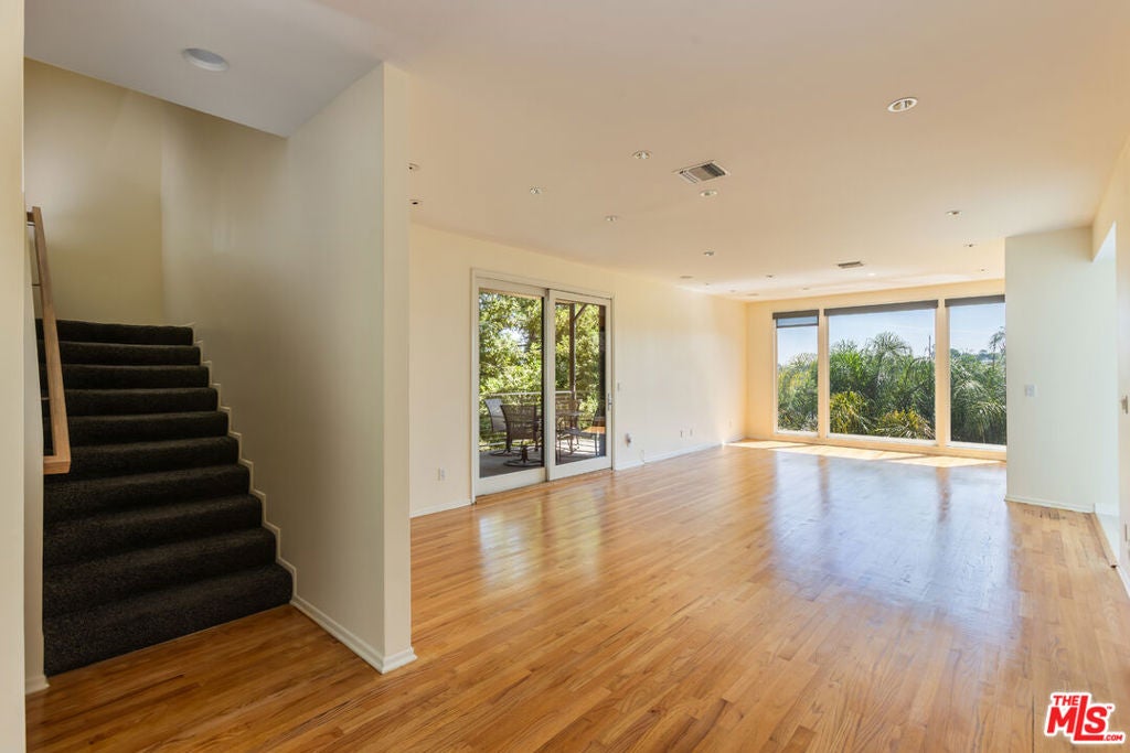 Photo of 5084 Campo Road, Woodland Hills, CA 91364 (MLS # 26860069)