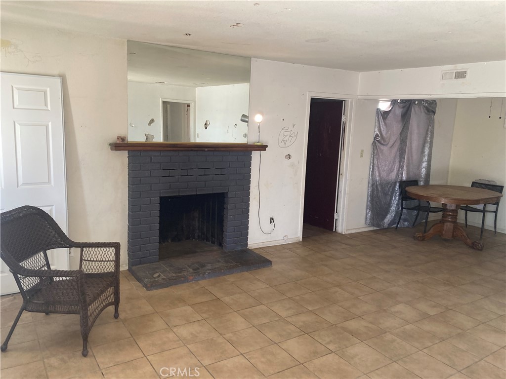 15374 Erie Road