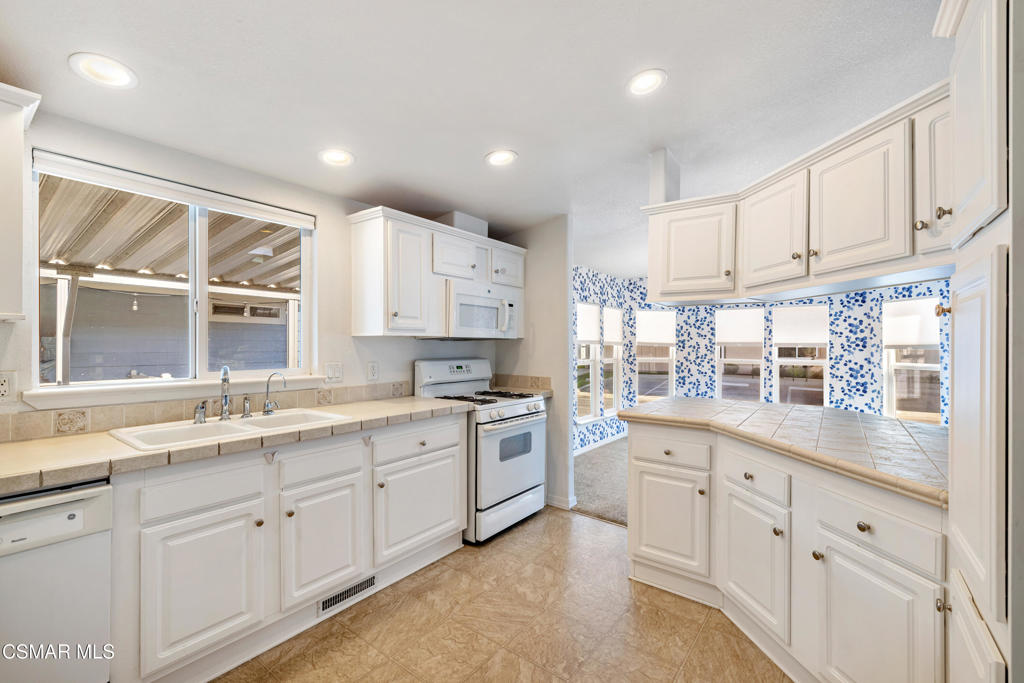 195 Tierra Rejada Road 118