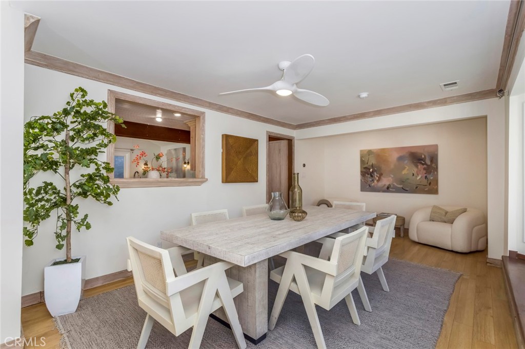 10210 La Canada