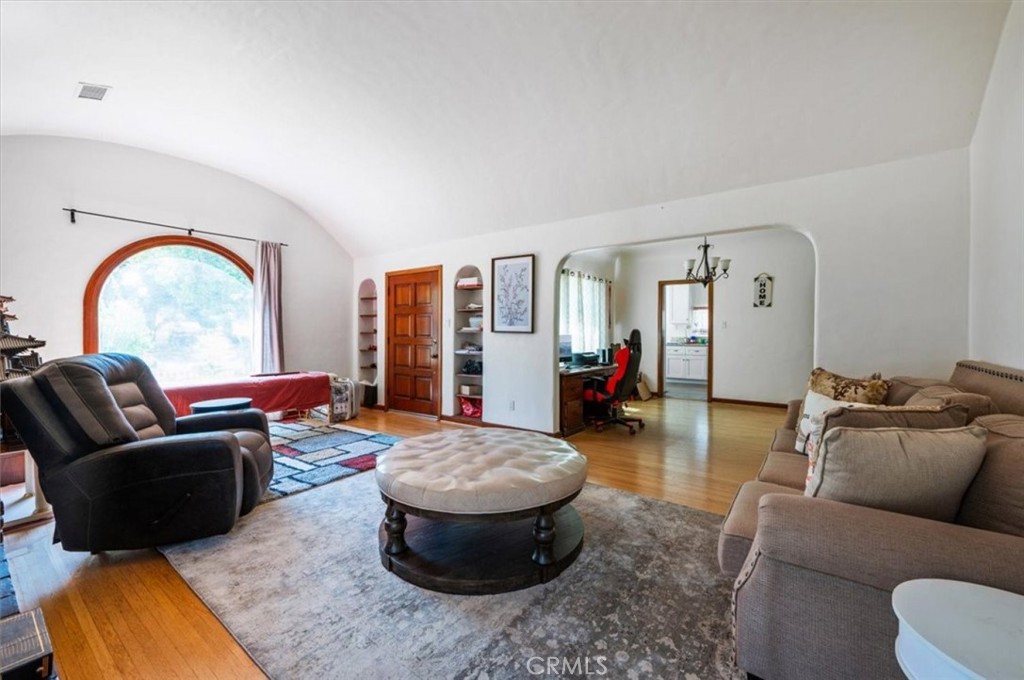 1841 S 6th Street