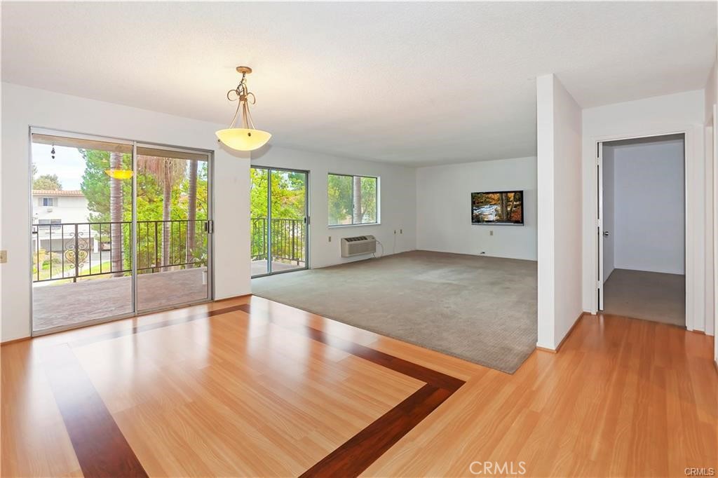 2354 Via Mariposa W 2F