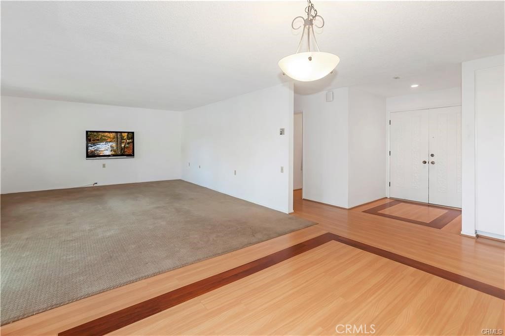 2354 Via Mariposa W 2F