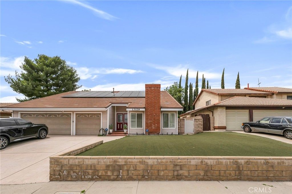 Photo of 13329 Mission Tierra Way, Granada Hills, CA 91344 (MLS # SR25149645)