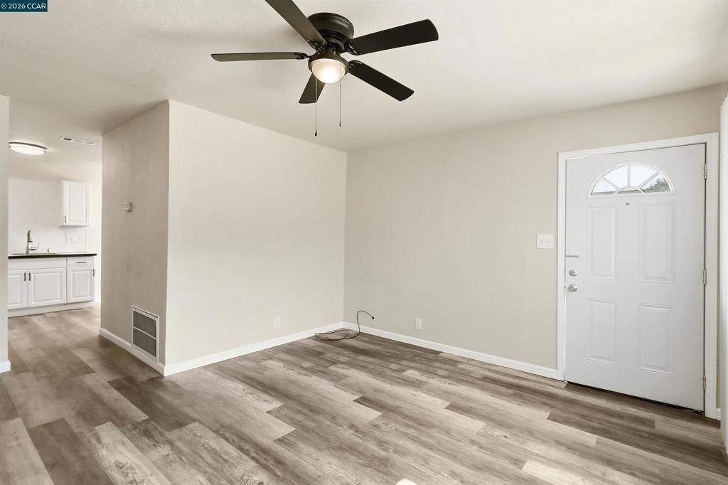 2225 E Myrtle