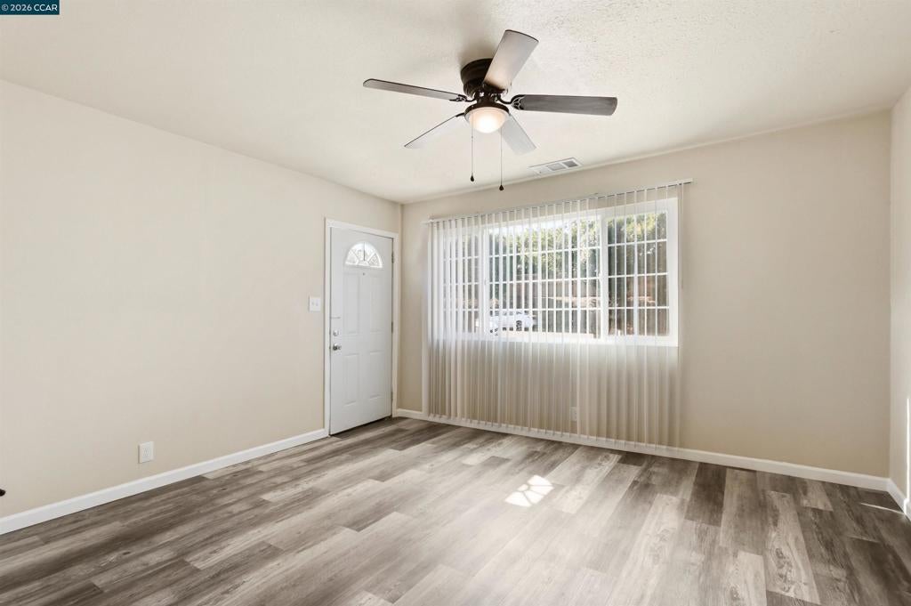 2225 E Myrtle