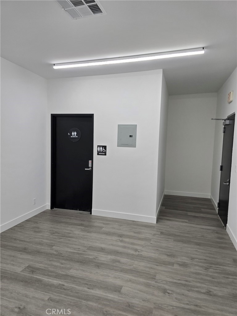 919 W COMPTON Boulevard