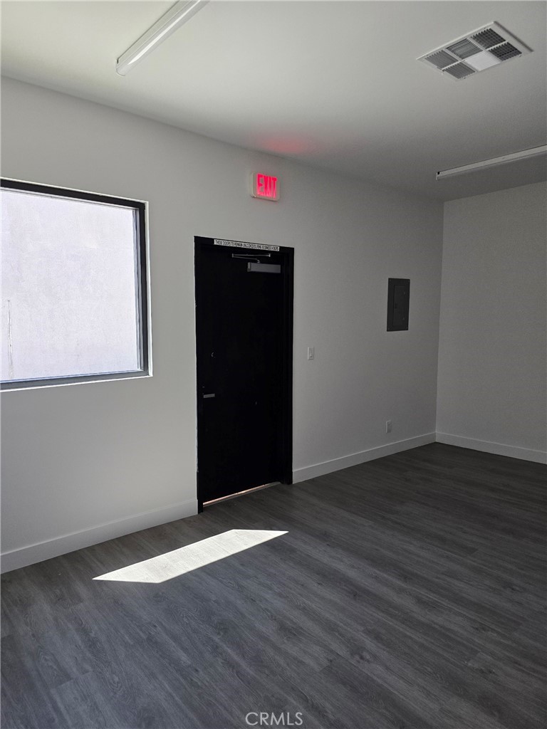 919 W COMPTON Boulevard