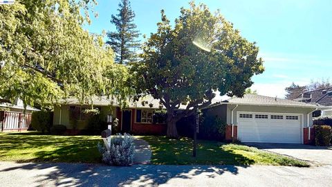 Photo of 1785 Holly Ave Ave, Menlo Park, CA 94025 (MLS # 41126952)