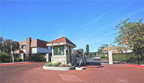 Photo of 27940 Ridgecove Court N, Rancho Palos Verdes, CA 90275 (MLS # AR25258009)