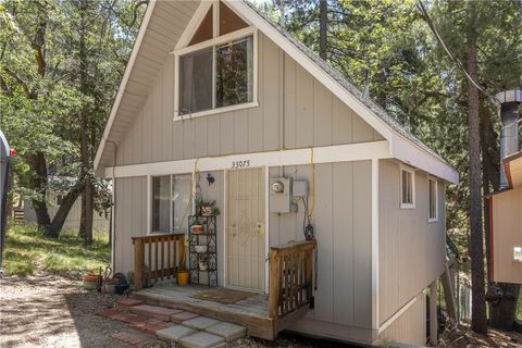 Photo of 33075 Blue Bird Lane, Running Springs, CA 92382 (MLS # IG26078387)