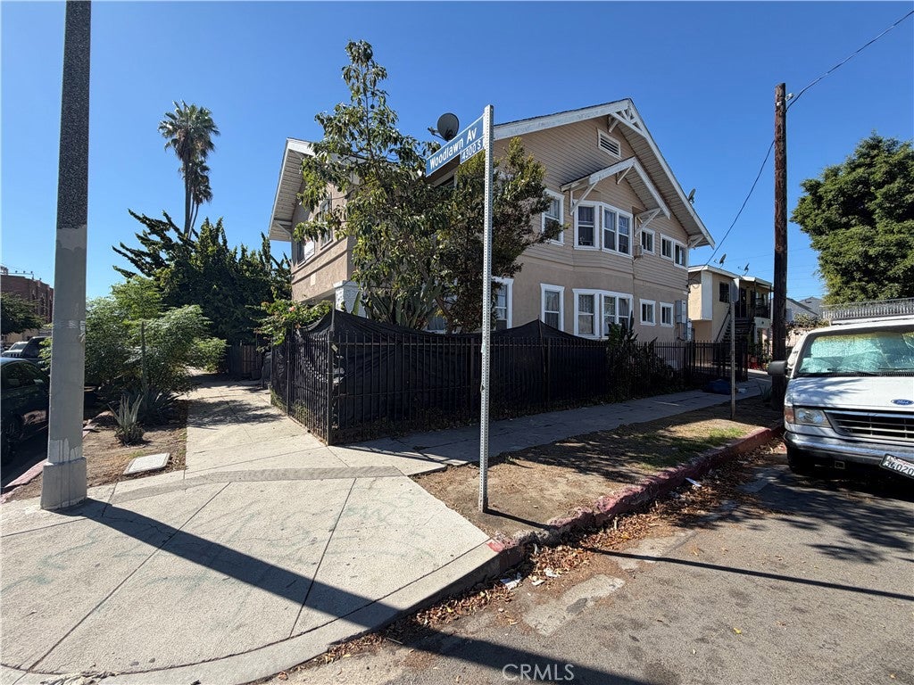 4301 Woodlawn