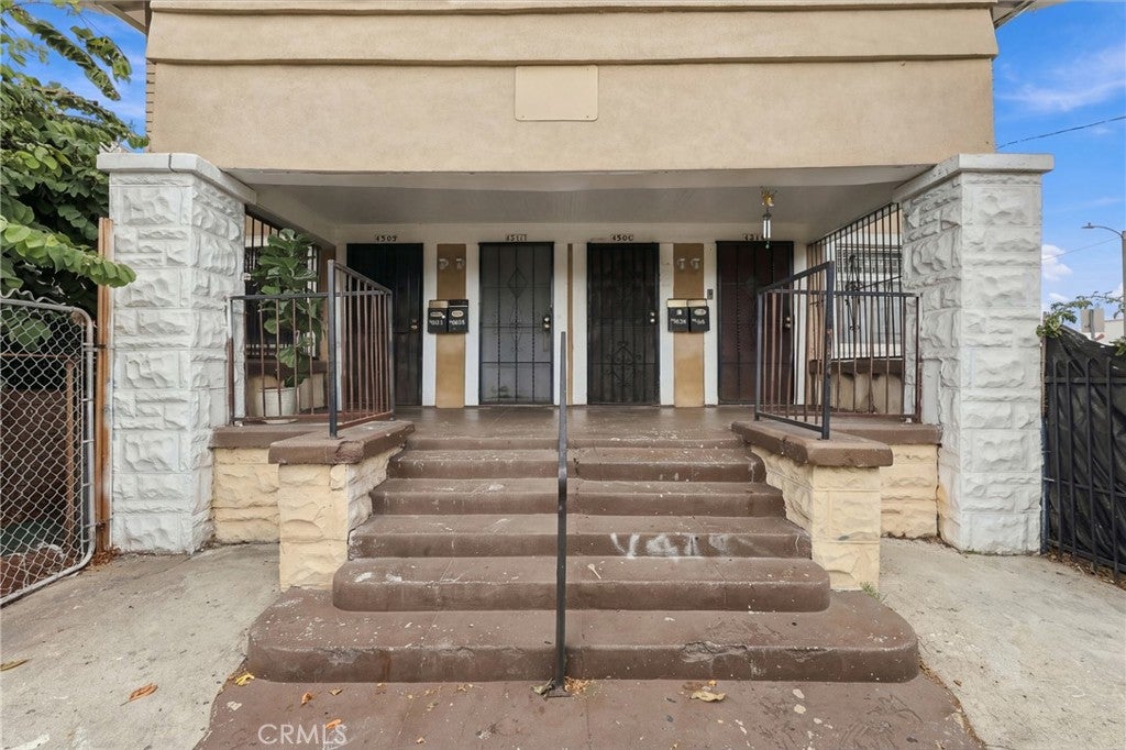 4301 Woodlawn