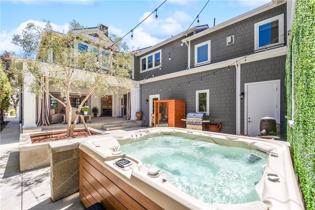 817 Main Street, Huntington Beach CA 92648 - Photo 32