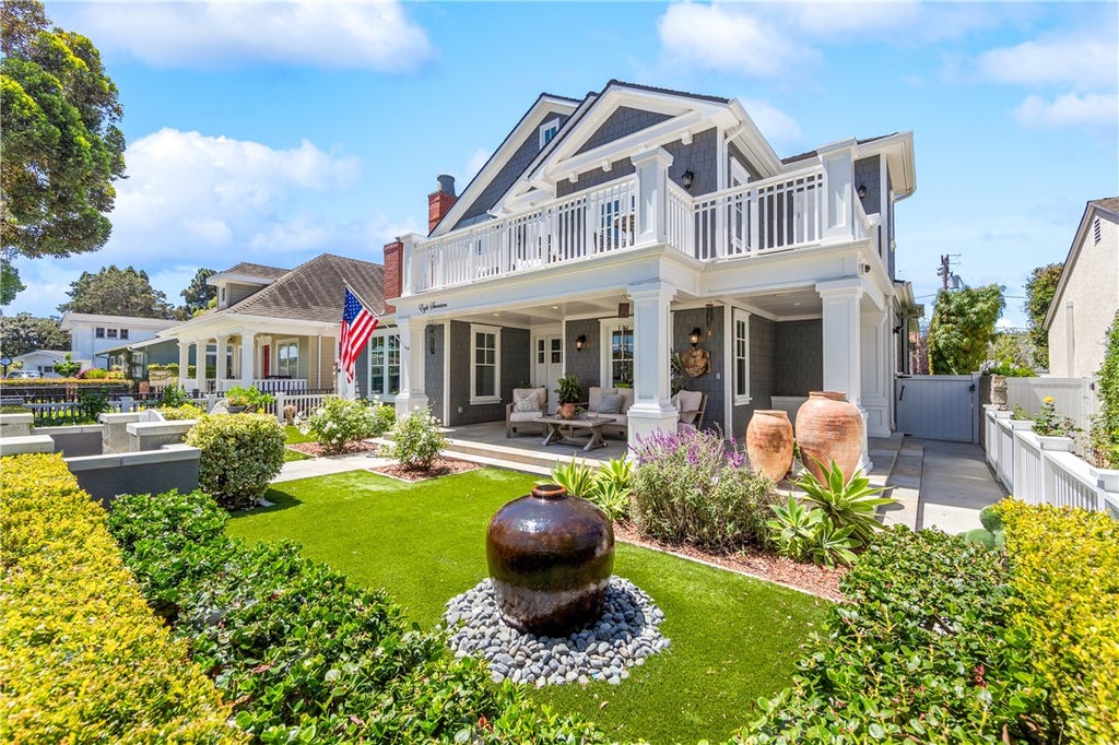 Photo of 817 Main Street, Huntington Beach, CA 92648 (MLS # OC26192773)