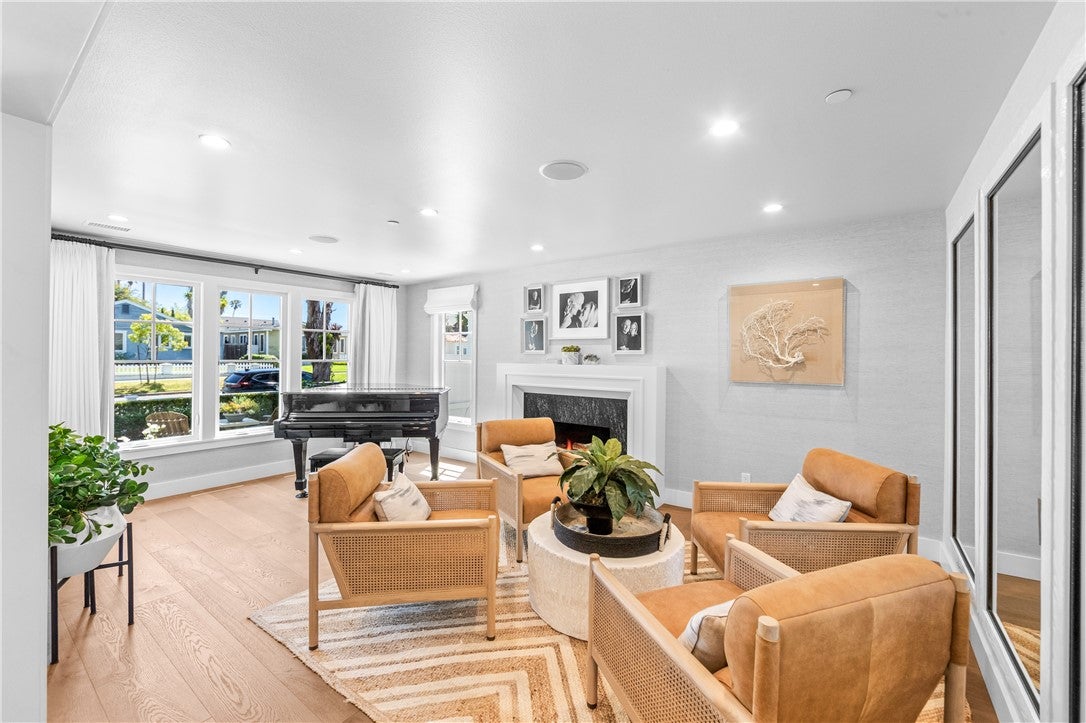 817 Main Street, Huntington Beach CA 92648 - Photo 7