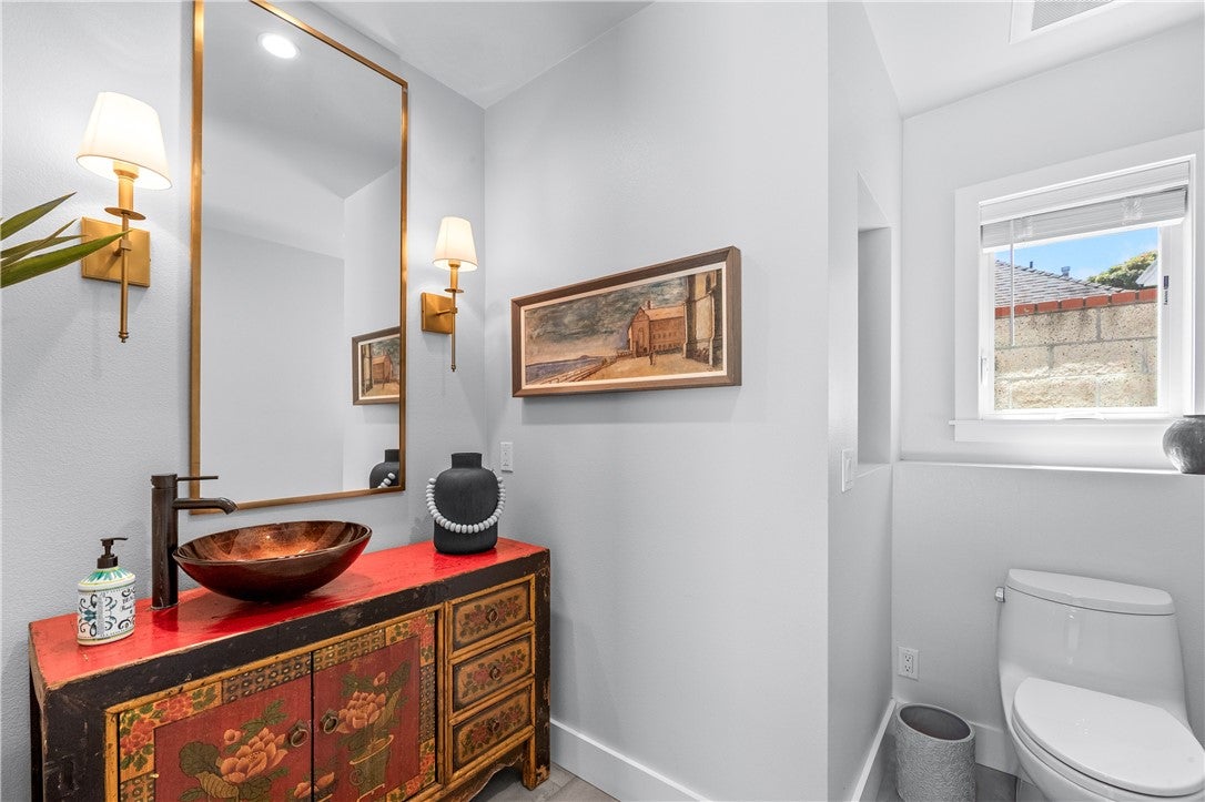 817 Main Street, Huntington Beach CA 92648 - Photo 33