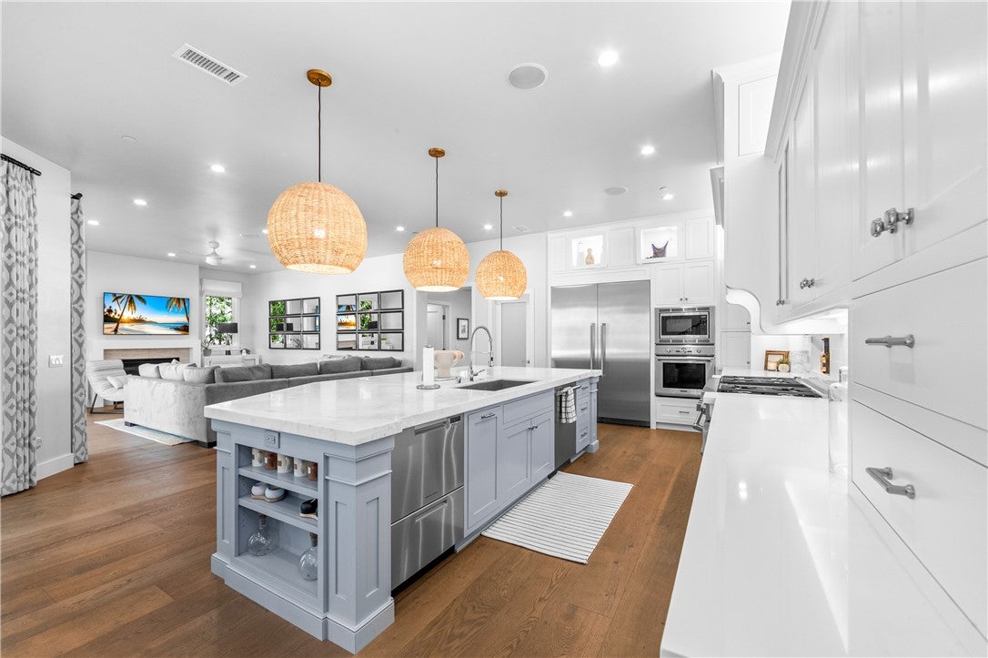 817 Main Street, Huntington Beach CA 92648 - Photo 16