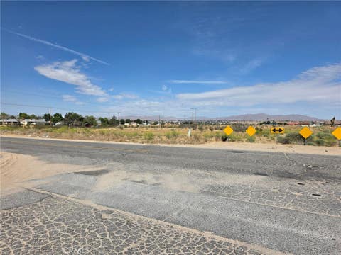 Photo of 0 Tamarisk Rd, Victorville, CA 92395 (MLS # HD26089846)