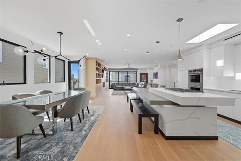 Tiny photo for 1603 S Catalina Avenue, Redondo Beach, CA 90277 (MLS # SB25233491)