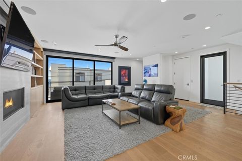 Tiny photo for 1603 S Catalina Avenue, Redondo Beach, CA 90277 (MLS # SB25233491)