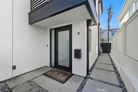 Tiny photo for 1603 S Catalina Avenue, Redondo Beach, CA 90277 (MLS # SB25233491)