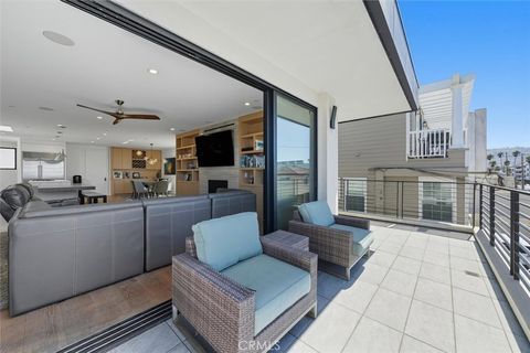 Tiny photo for 1603 S Catalina Avenue, Redondo Beach, CA 90277 (MLS # SB25233491)