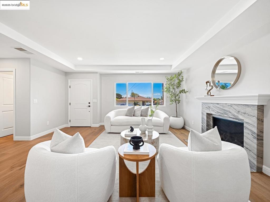 CASTRO VALLEY - Residential