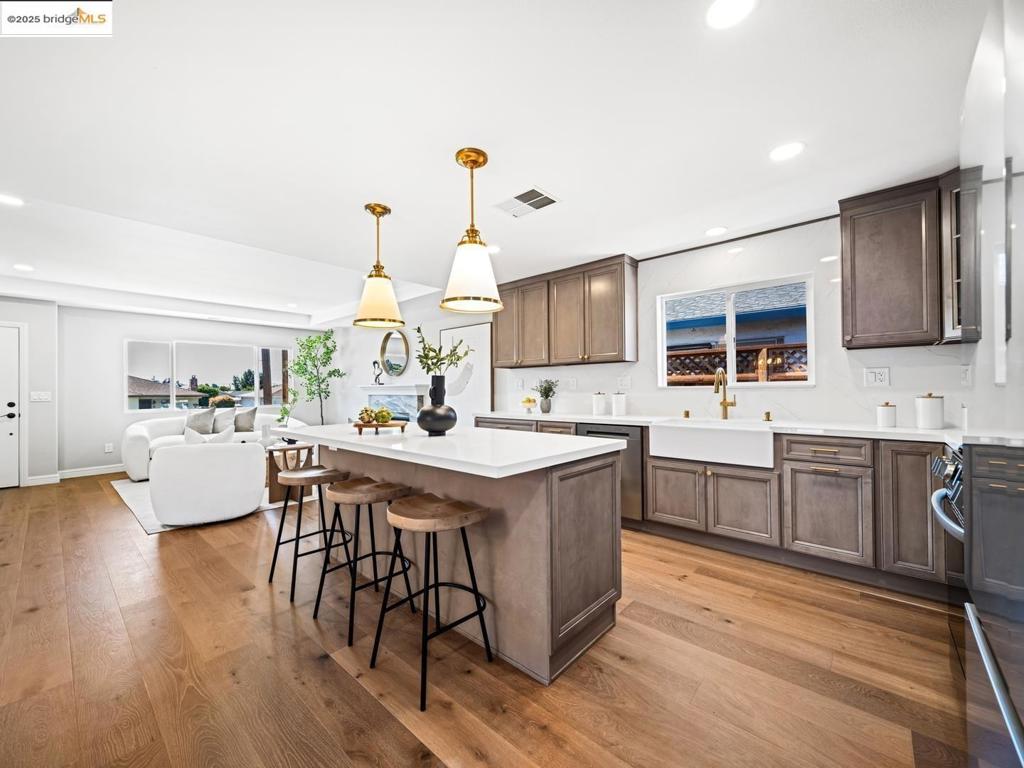 CASTRO VALLEY - Residential