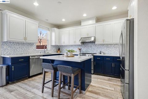 Photo of 3092 3092 Madsen St St, Hayward, CA 94541 (MLS # 41126034)