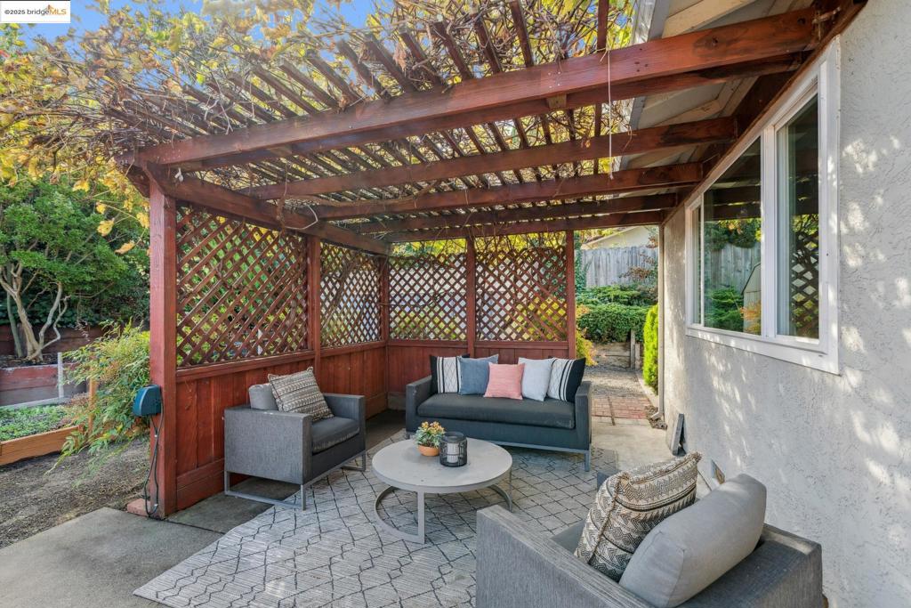 EL SOBRANTE HILL - Residential