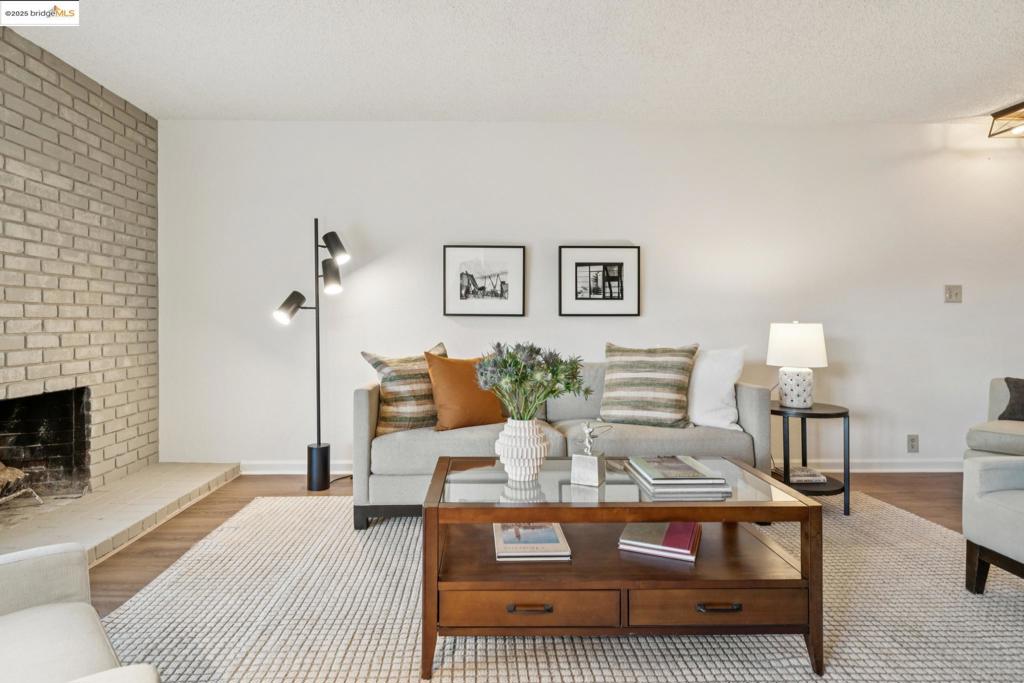 EL SOBRANTE HILL - Residential