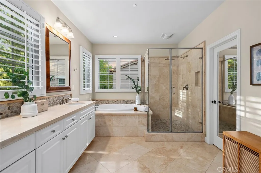 Irvine, California 92618, United States, 4 Bedrooms Bedrooms, ,3 BathroomsBathrooms,Residential,Active,219541