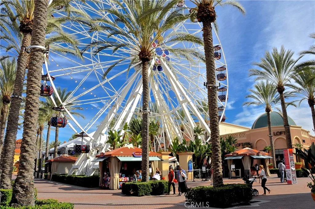 Irvine, California 92618, United States, 4 Bedrooms Bedrooms, ,3 BathroomsBathrooms,Residential,Active,219541