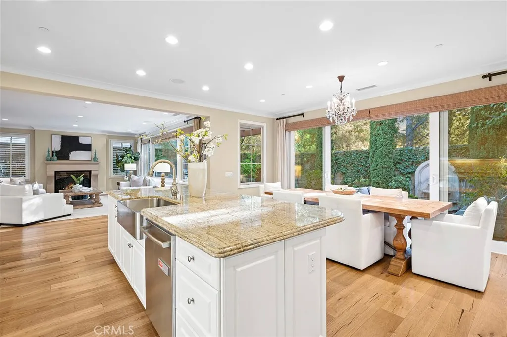 Irvine, California 92618, United States, 4 Bedrooms Bedrooms, ,3 BathroomsBathrooms,Residential,Active,219541