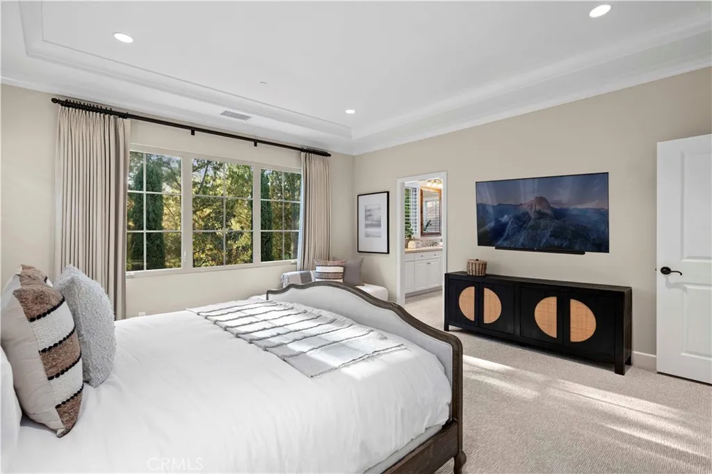 Irvine, California 92618, United States, 4 Bedrooms Bedrooms, ,3 BathroomsBathrooms,Residential,Active,219541