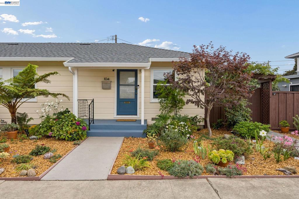 104 Cypress St