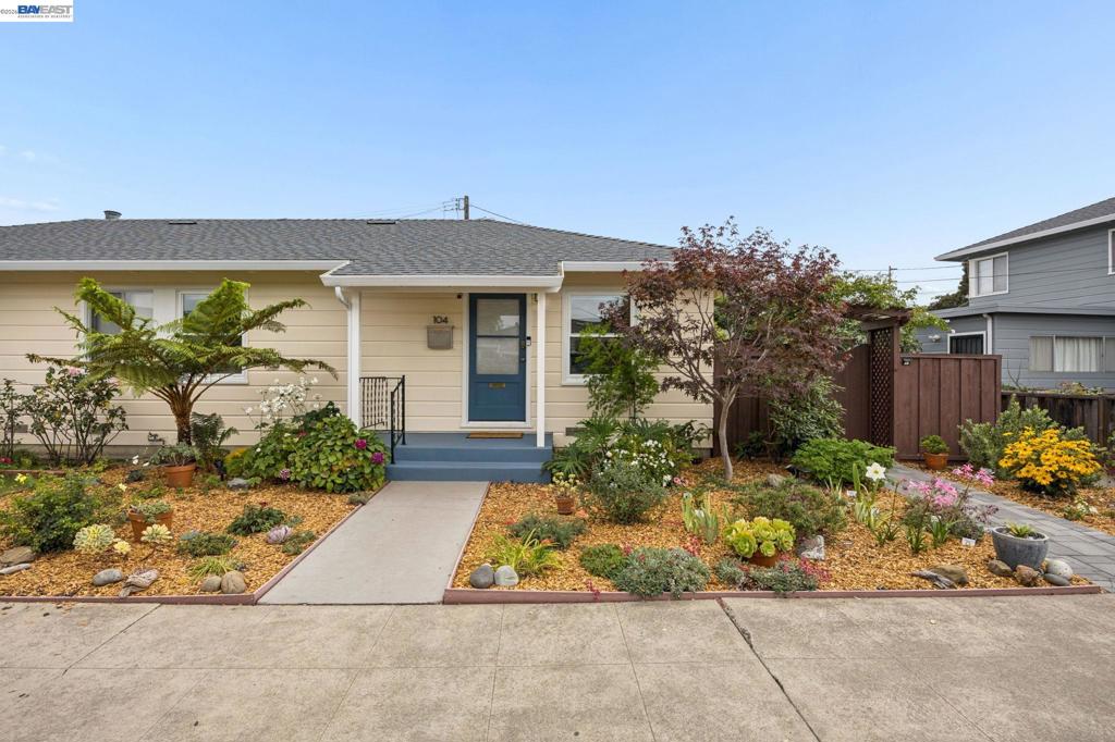 104 Cypress St