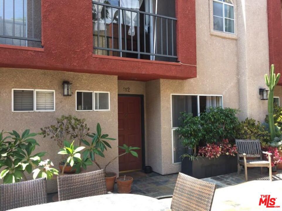 1957 N Bronson Avenue 112