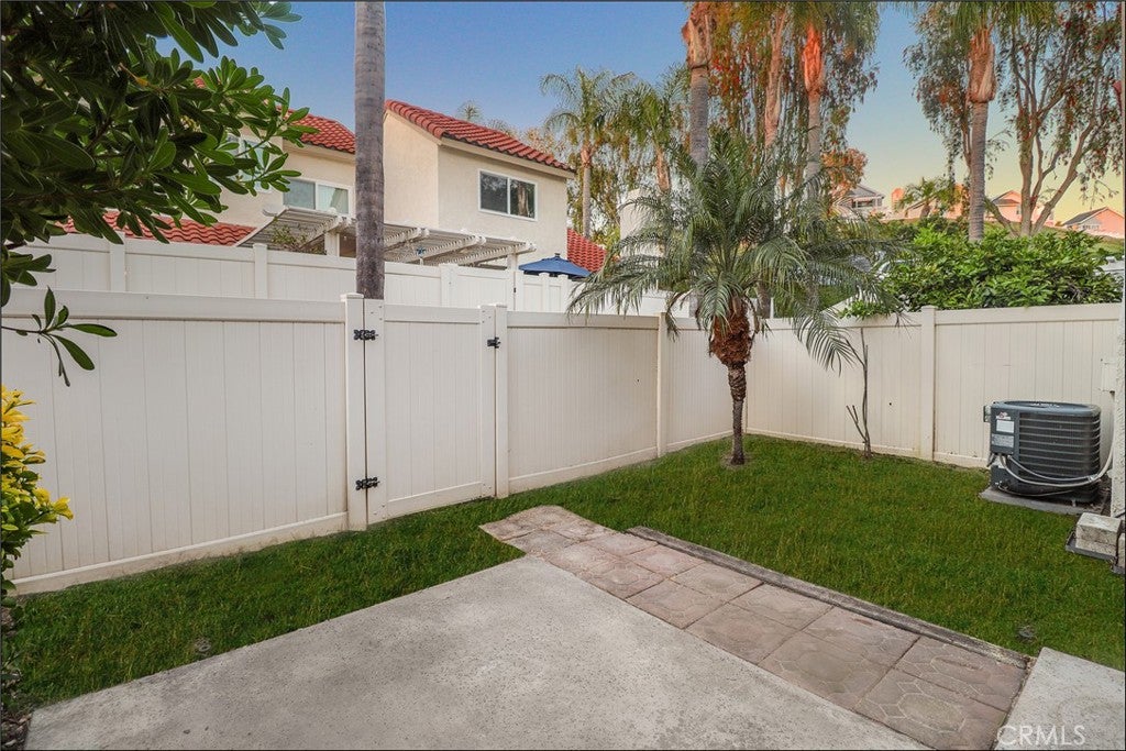 25231 Avenida Pacifica