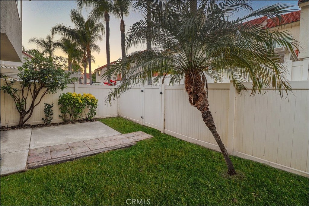 25231 Avenida Pacifica