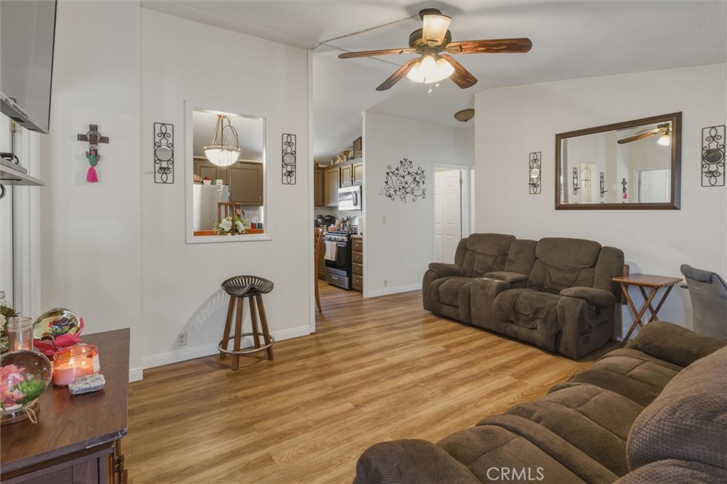 1117 Redwood Avenue 17
